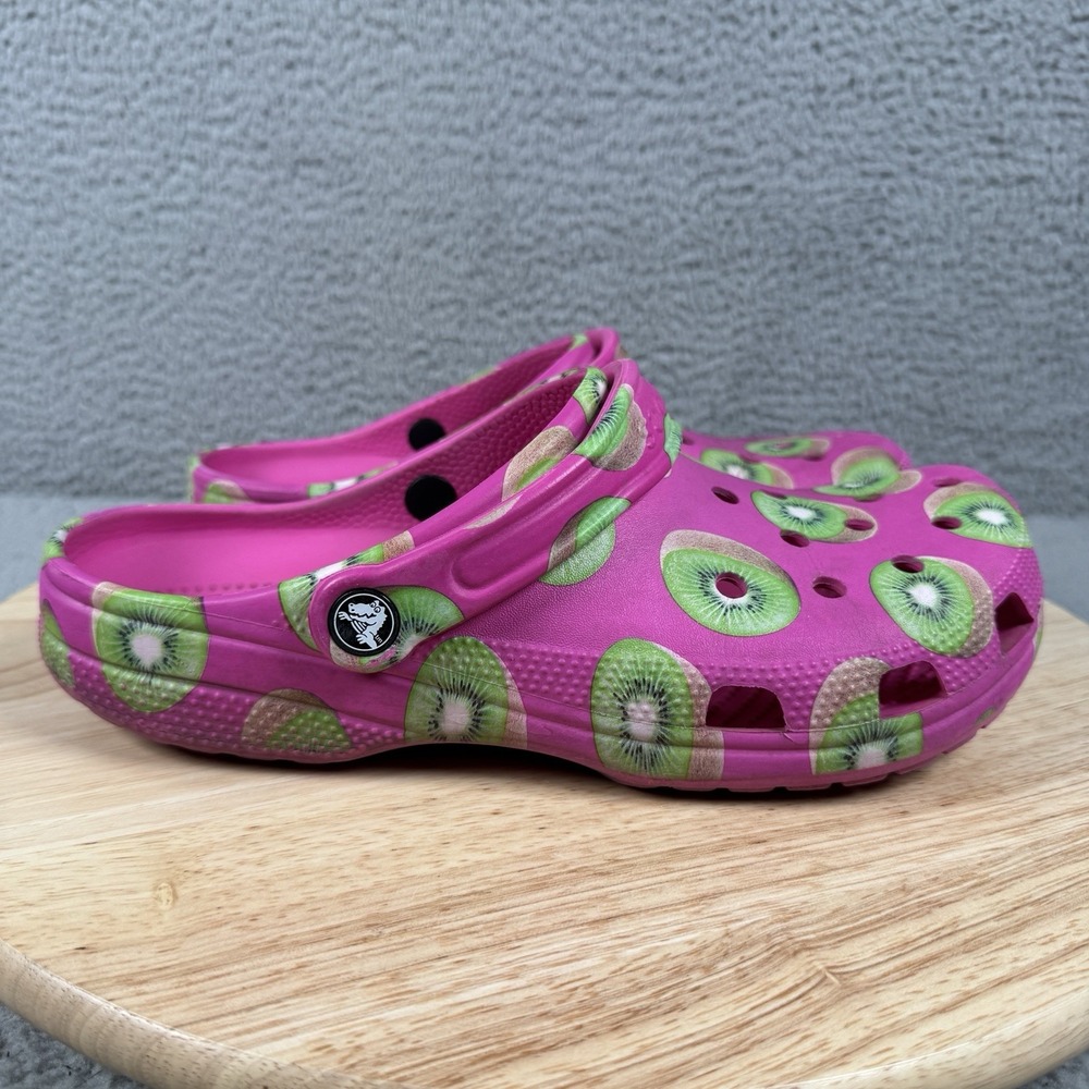 CROCS Classic Womens 10 Mens 8 Pink Kiwi Print Slip on Clogs Unisex Comfort